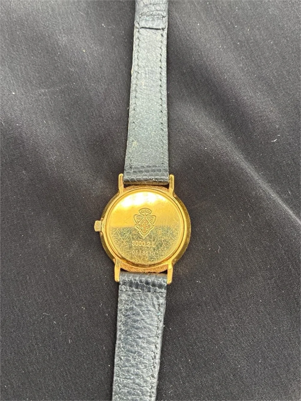 Vintage Gucci 3000.2.L Ladies Quartz Wristwatch